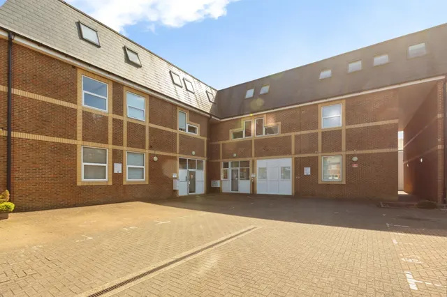 Alton Mews, Aylesbury, photo 1