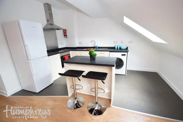 Lyme Valley Mews, Newcastle-Under-Lyme, ST5, photo 2