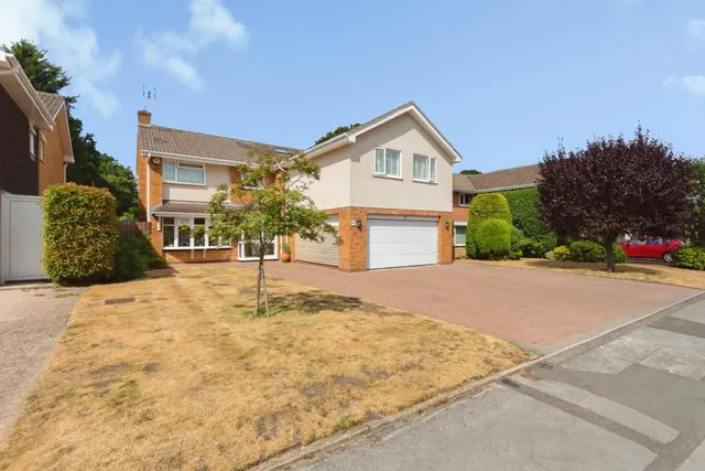 Rollswood Drive, Solihull, photo 1