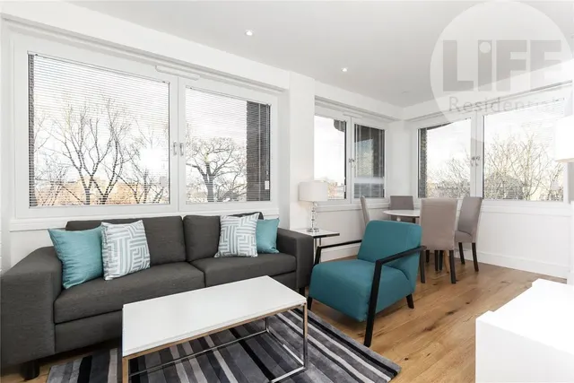 Photo 3 — Riverdale House, London
