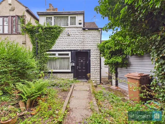Bradford Road, Idle, BD10, photo 1