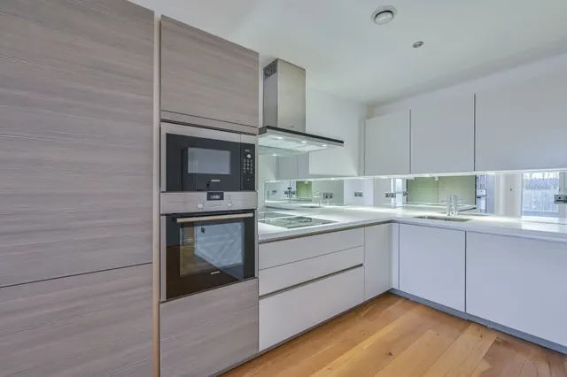 Photo 3 — Apartment 32, Glenbrook Apartments, London