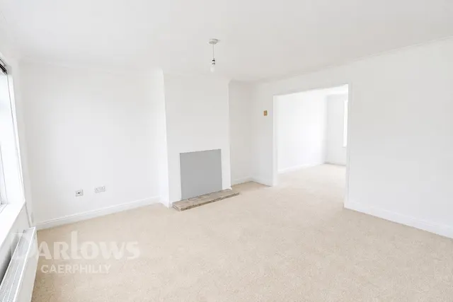 Carmarthen Court, Caerphilly, photo 2