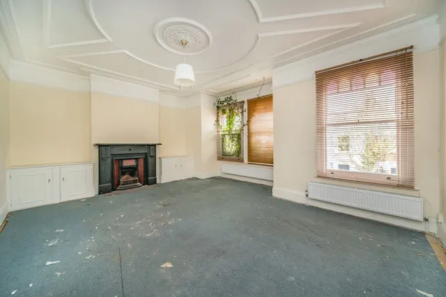 Boundaries Road, SW12, photo 2