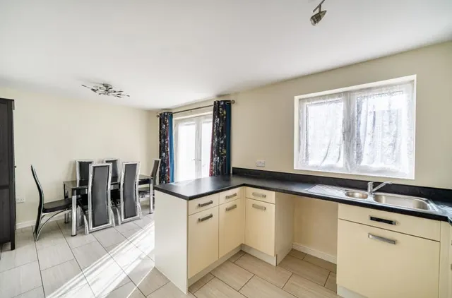 Wincombe Road, Coate, SN3, photo 2