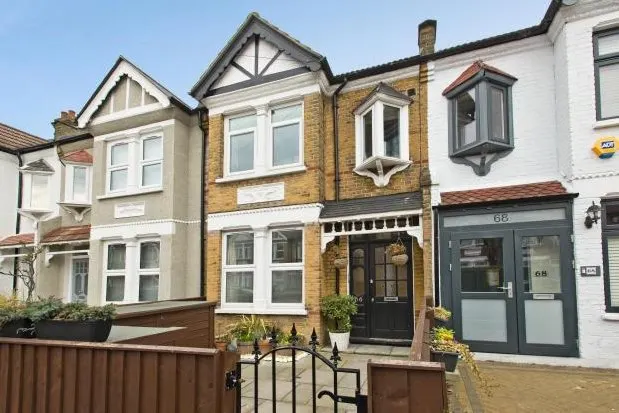 Carlton Park Avenue, Raynes Park, SW20, photo 1