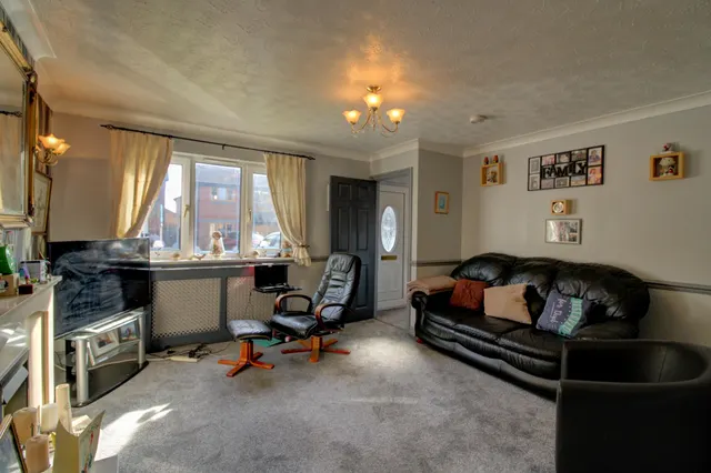 Abbott Clough Close, Blackburn, BB1, photo 3