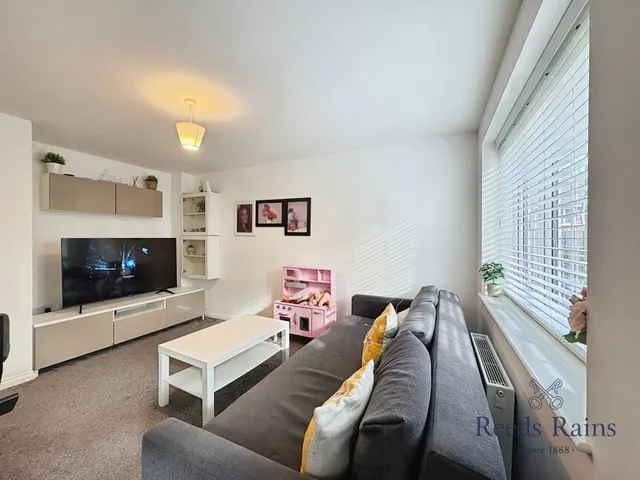 Maple Avenue, Newcastle upon Tyne, NE15, photo 2