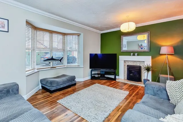 Holdenby Close, Market Harborough, LE16, photo 2