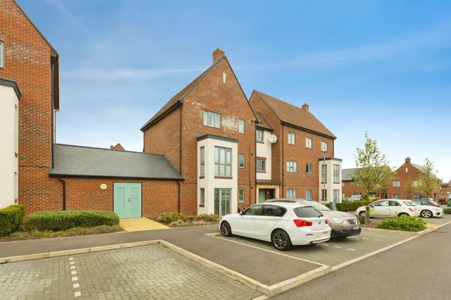 Purssell Road, Weston Turville, Aylesbury, photo 1