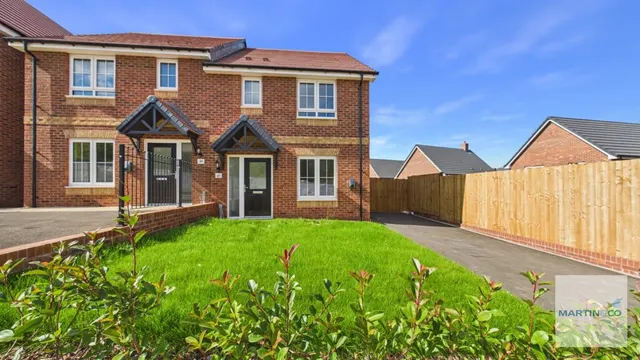 Watts Close, B75, photo 1