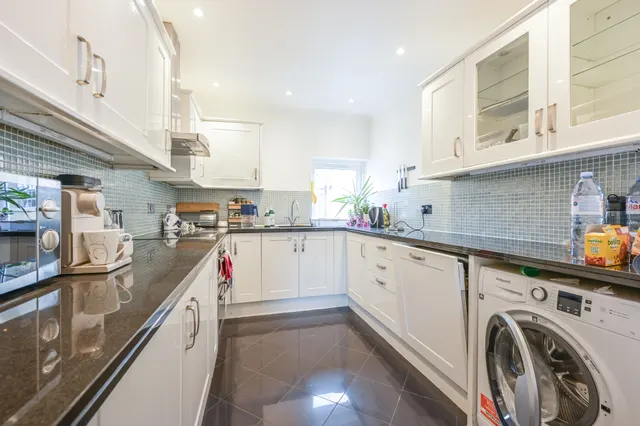 Photo 3 — 50 Hooper Street, London