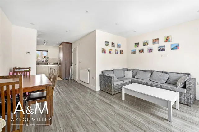 Photo 2 — Rachel Close, Barkingside, Essex, Ilford, IG61GP