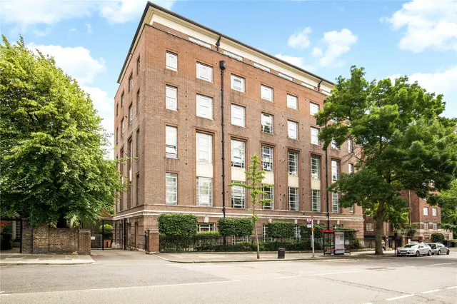 Photo 3 — Hall Road, St John's Wood, London, NW8 9RF