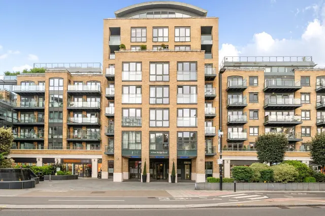 Kew Bridge Road, Brentford, TW8, photo 1