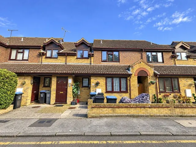 Church Road, Ramsgate, CT11, photo 1