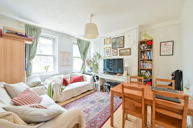154 Edmund House, Doddington Grove, London, photo 1