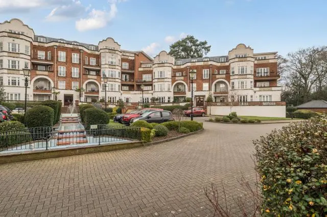Grand Regency Heights, Ascot, SL5, photo 1