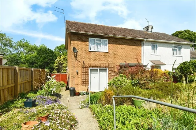 West View Crescent, Devizes, SN10, photo 1