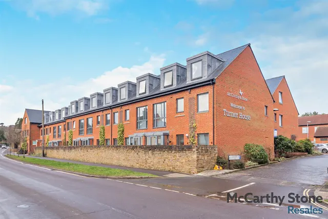 St. Margarets Way, Midhurst, GU29, photo 1