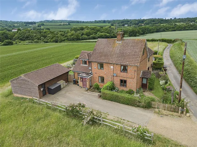 Winfield Lane, Crouch, Sevenoaks, Kent, TN15 8PX, photo 1