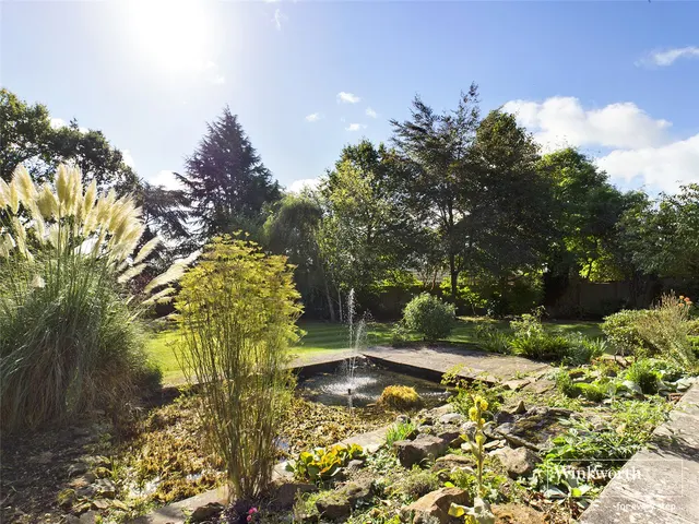 Dog Kennel Lane, Chorleywood, WD3, photo 1