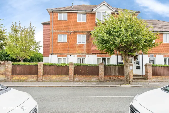 Ellasdale Road, Bognor Regis, PO21, photo 2