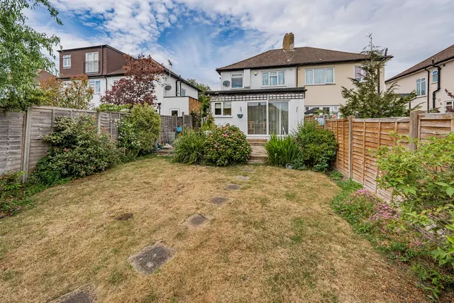 Photo 3 — The Fairway, South Ruislip