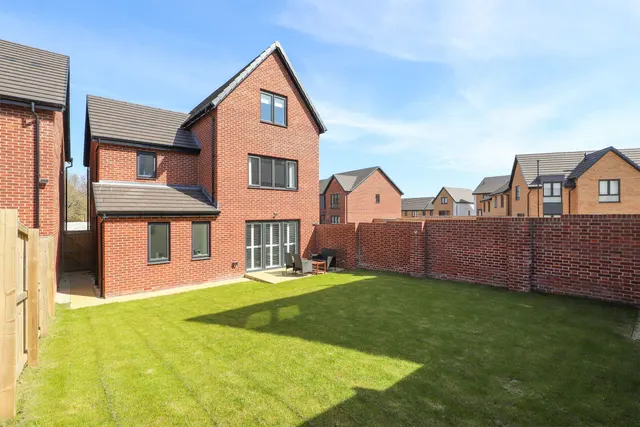 Tawny Drive, Owlthorpe, S20, photo 2