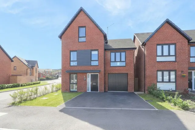 Tawny Drive, Owlthorpe, S20, photo 1