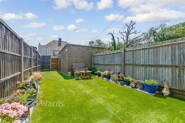 Treetops Close, London, SE2, photo 2