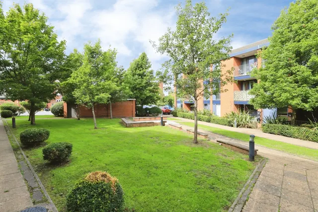 Liana Gardens, Wolverhampton, WV2, photo 2