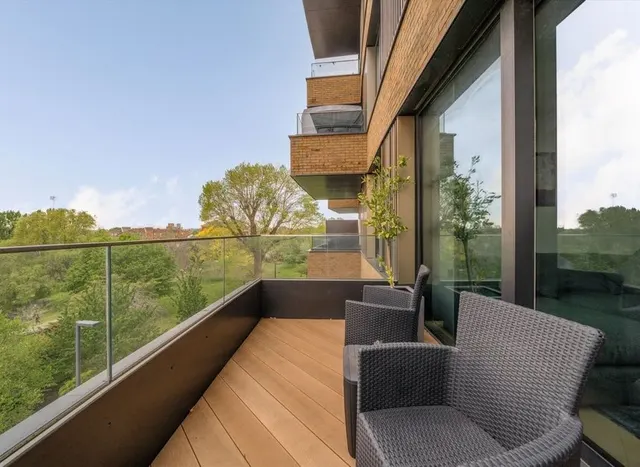 Wood Crescent, Shepherds Bush, W12, photo 3