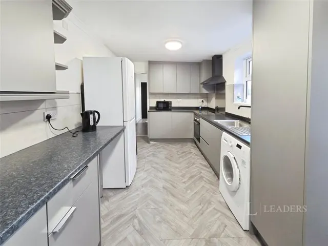 Desborough Road, Eastleigh, SO50, photo 3