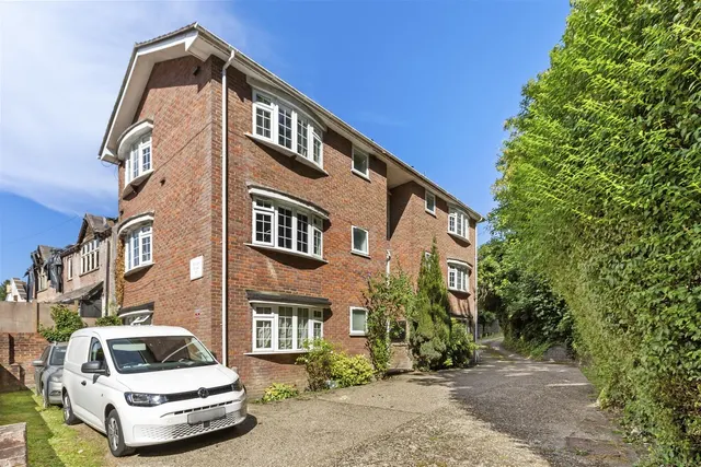 Gordon Road, High Wycombe, HP13, photo 1