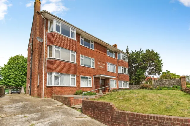 Sutton Park Road, Seaford, photo 1