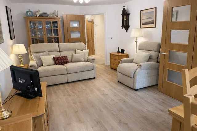 St Margarets Way, Midhurst, GU29, photo 2