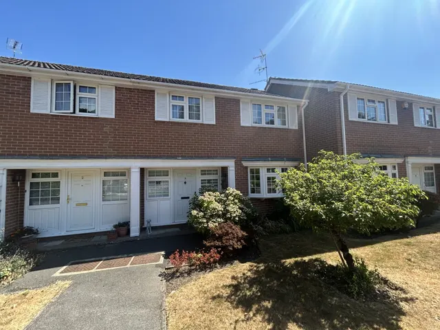 Glebe Court, Fleet, GU51, photo 1
