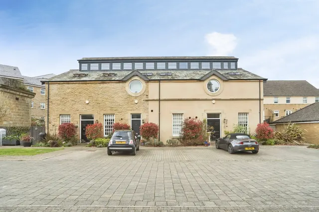 Clifford Drive, Menston, LS29, photo 1
