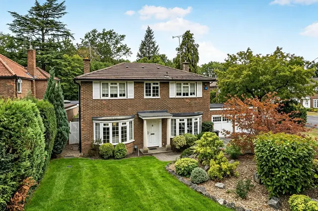 Fairford Close, West Byfleet, KT14, photo 1