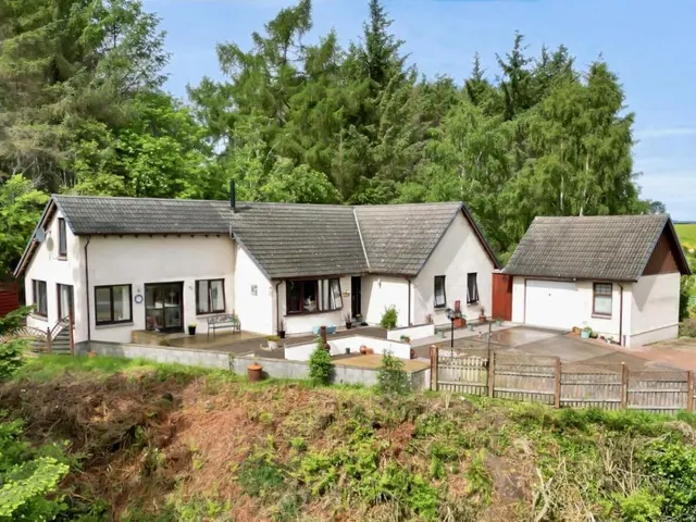 Longmorn, Elgin, photo 1