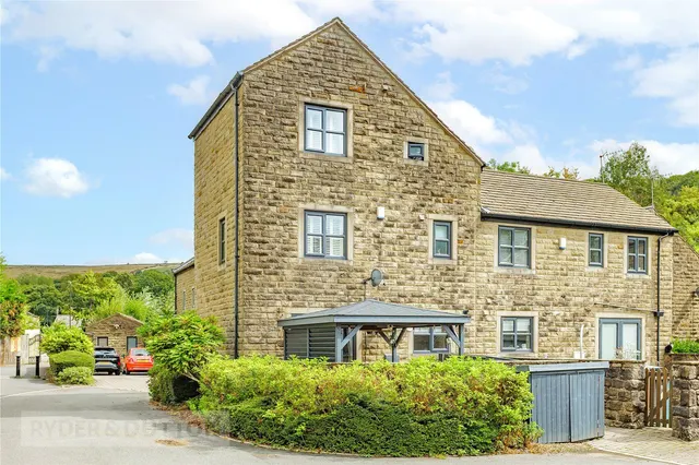 Station Approach, Delph, OL3, photo 1