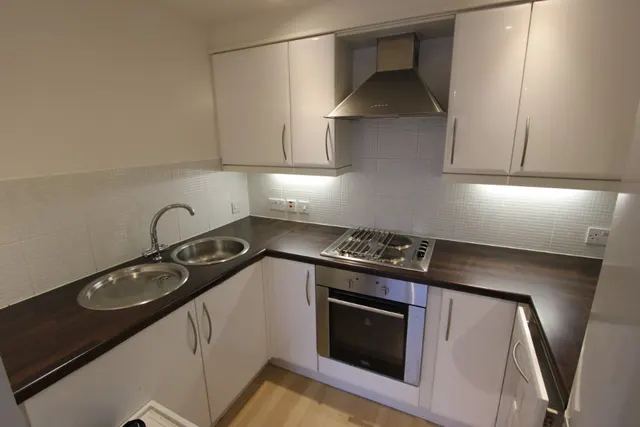 Waterloo Road, Stalybridge, SK15, photo 1