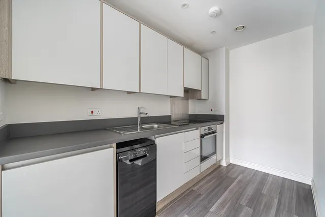 Harefield Road, Uxbridge, UB8, photo 3