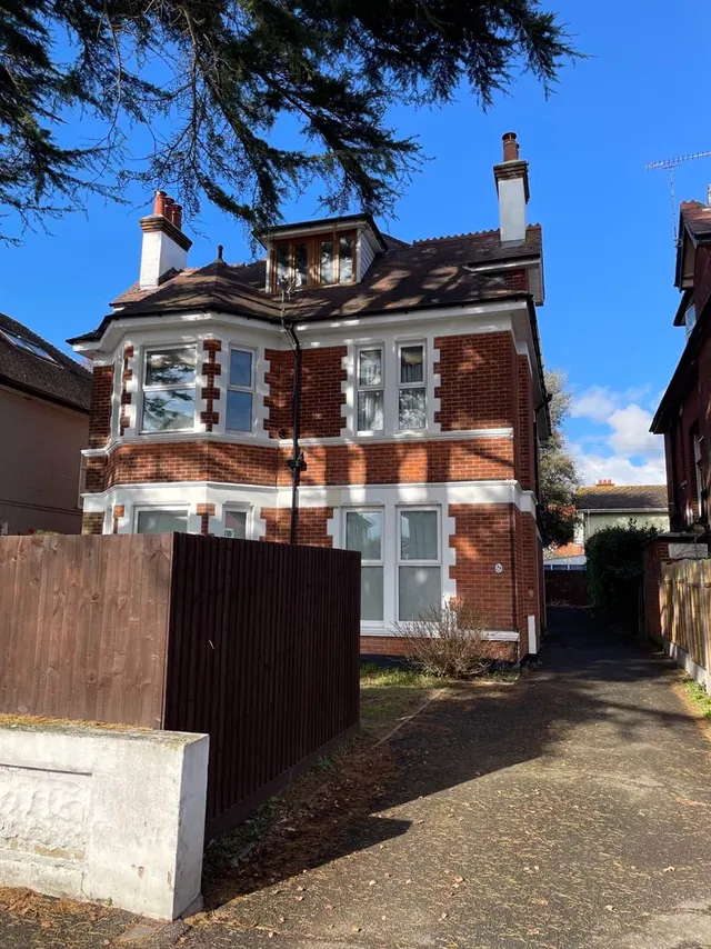99 Richmond Wood Road, Bournemouth BH8 9DQ, photo 1