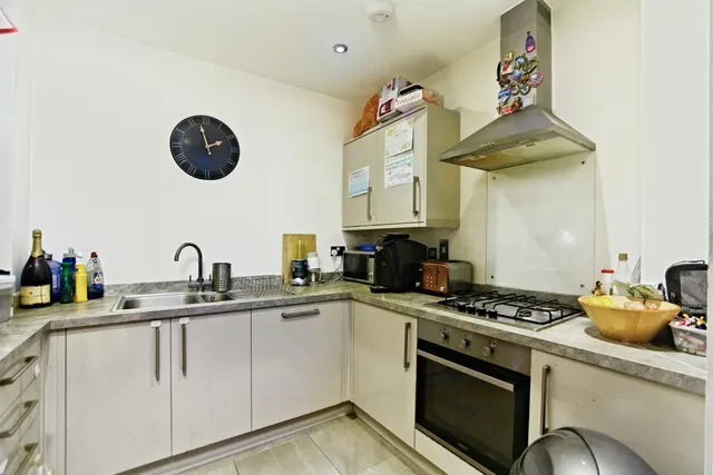 Sanderstead Road, South Croydon, CR2, photo 3