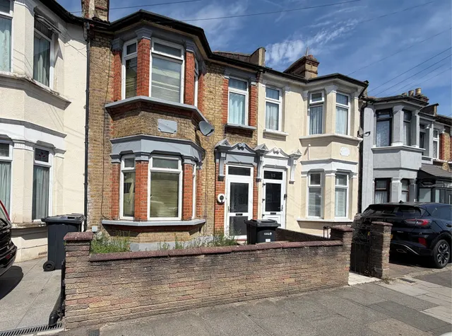 Hampton Road, Ilford, photo 1