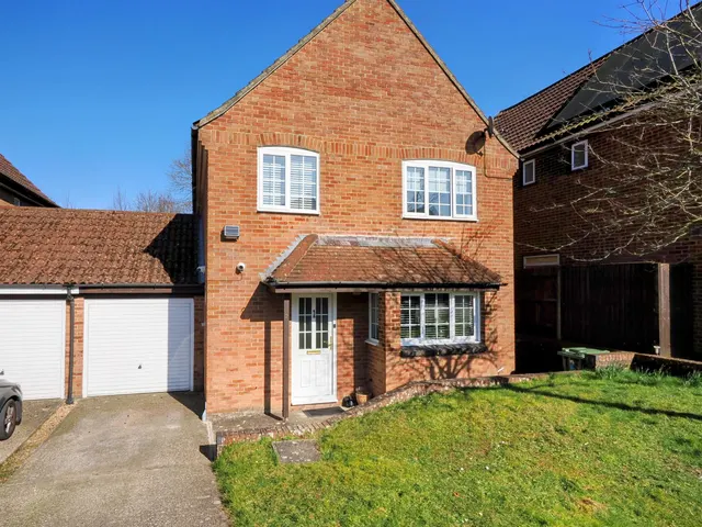 Hampshire Close, Basingstoke, RG22, photo 1