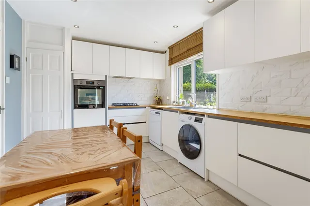 Cedars Road, London, SW4, photo 3