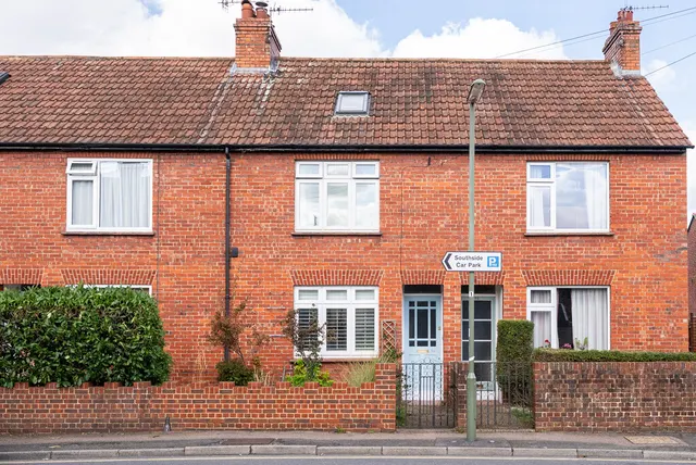 Marlborough Road, Dorking, RH4, photo 2